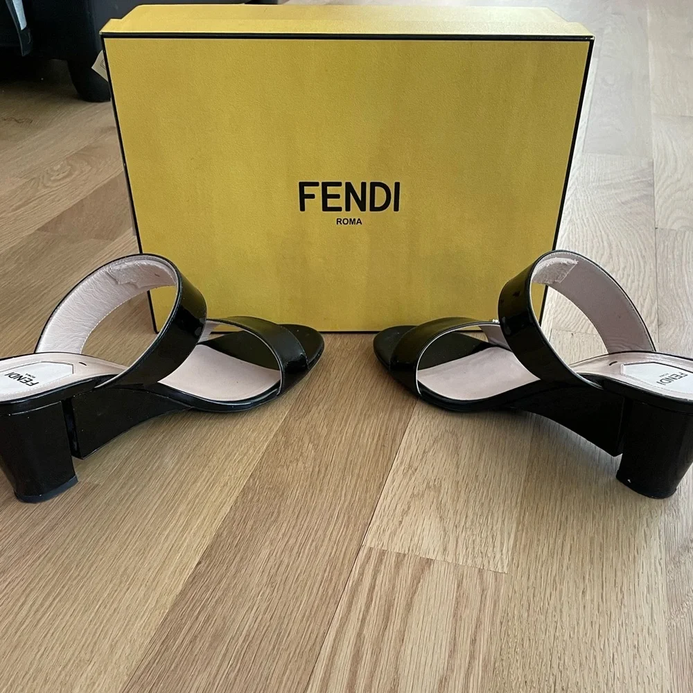 Fendi black patent leather slides Size 42 - Picture 5 of 7